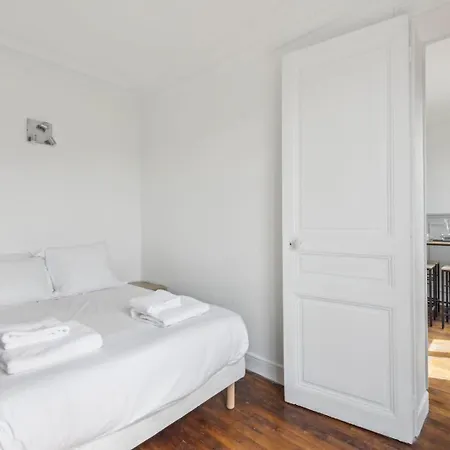 550 Quinault - Superbe A Париж